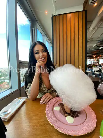 Dominika—Elite Russian Escort in Worli for Pocket-Friendly Services